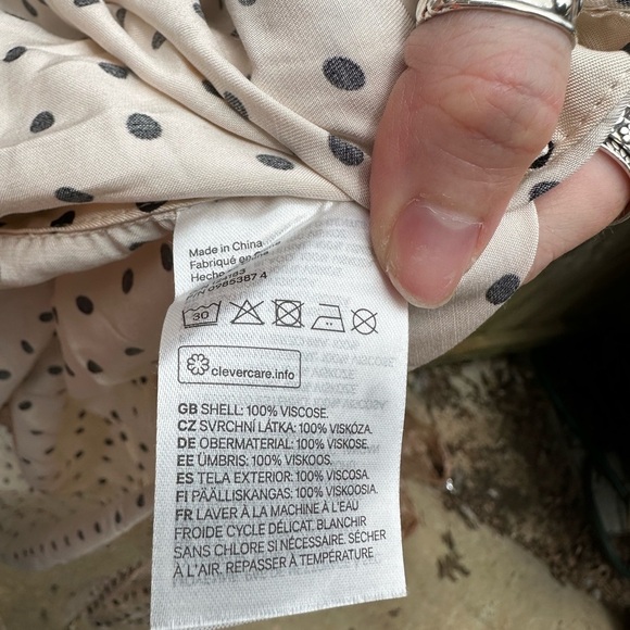 H&M Satin Polka Dot Split Side Cream Midi Skirt NWT Size 12 - Picture 10 of 12